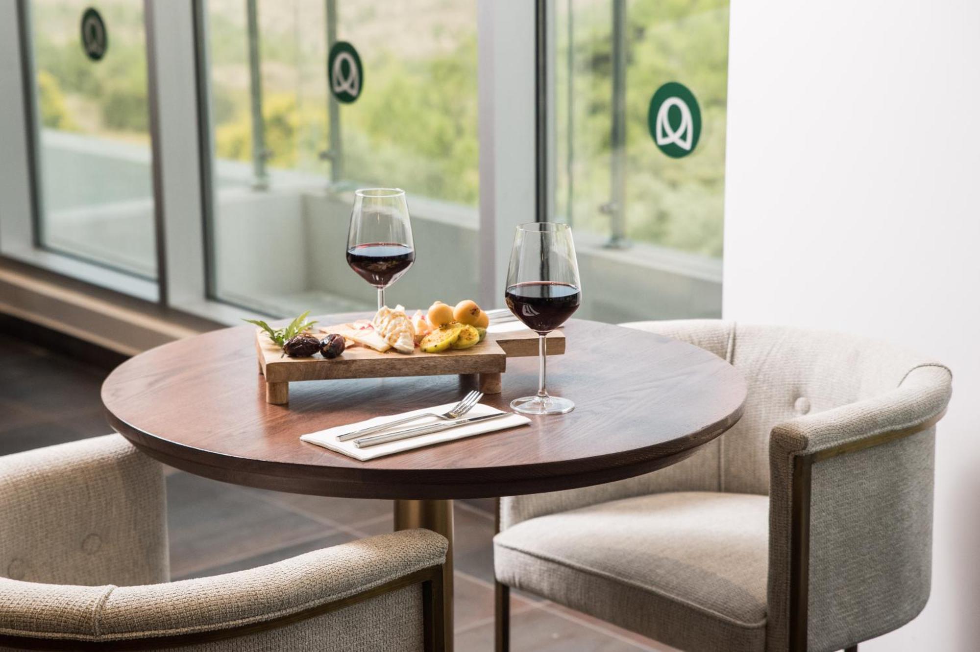 Almond Hotel - Adults Only Neve Ilan Dış mekan fotoğraf